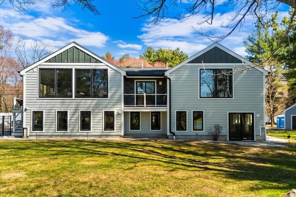 901 Randolph Ave, Milton MA 02186