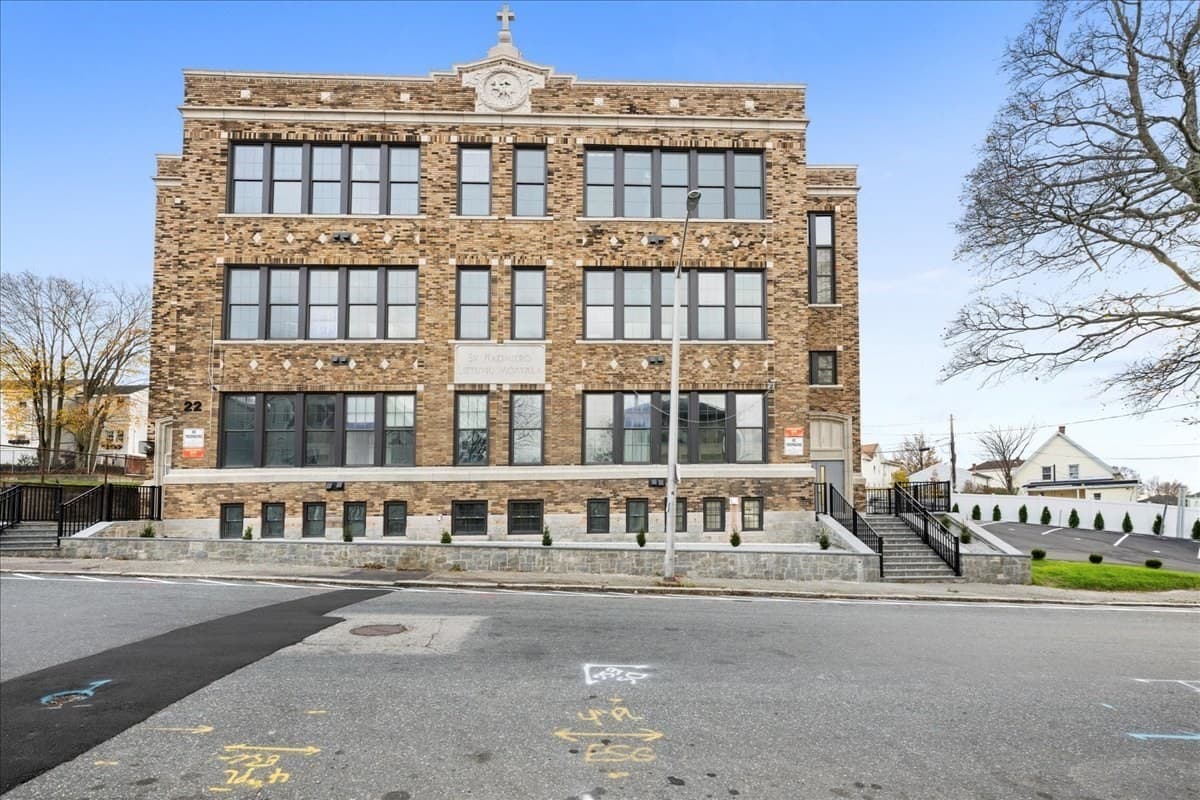 22 Waverly St, Worcester MA 01604