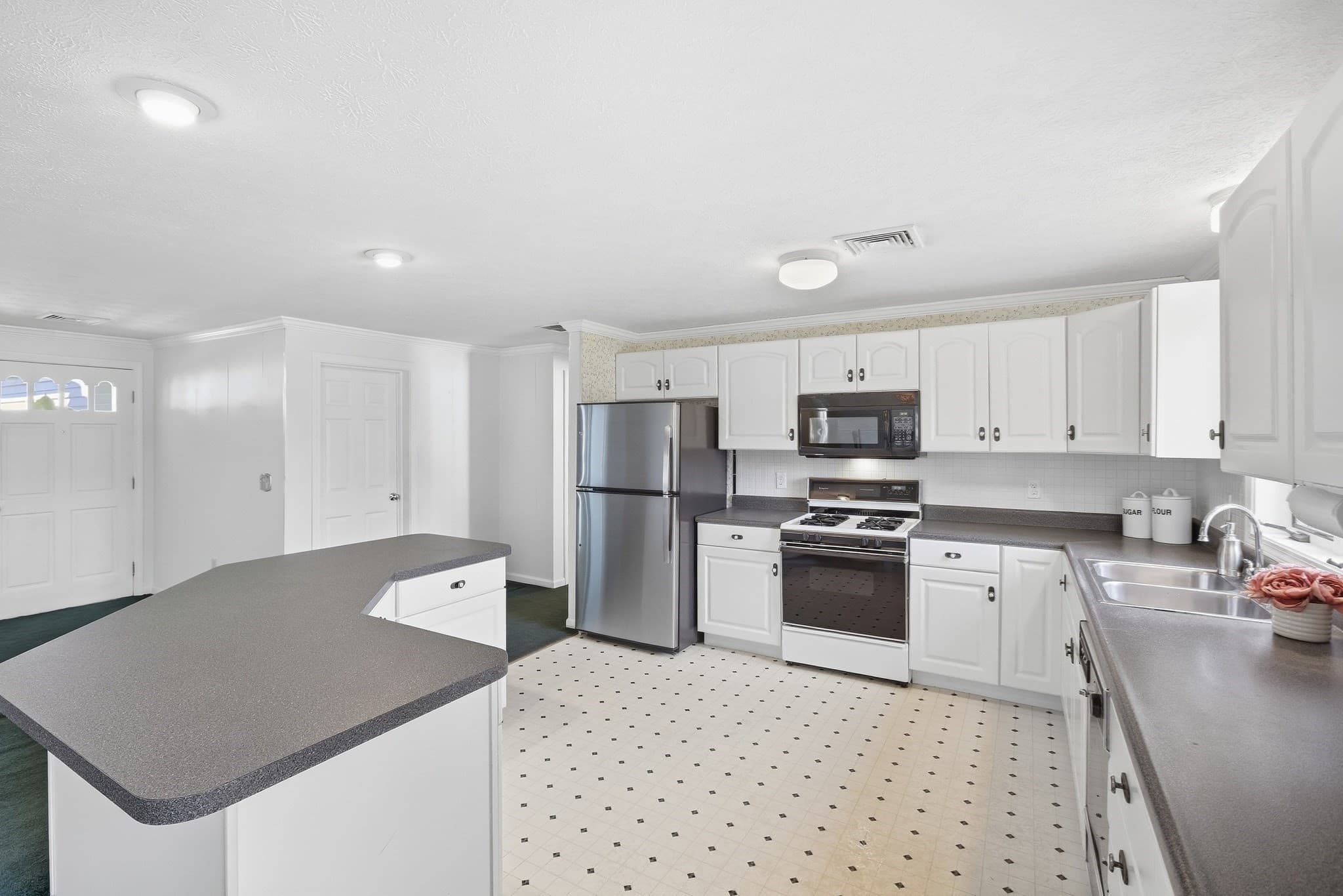 Single Family Residence at 20 Elm St, Dracut MA 01826, Dracut, photo 17 of 38