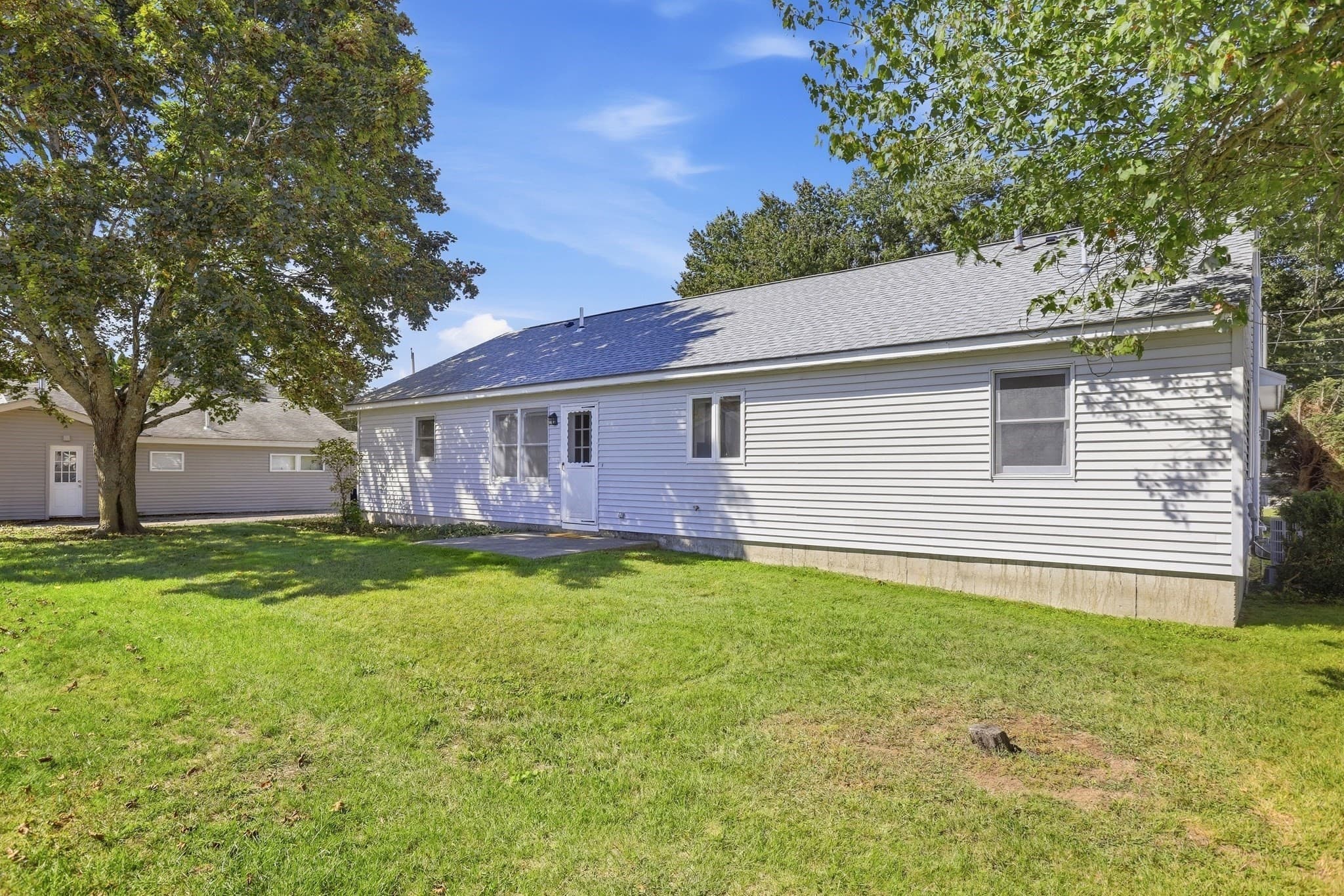 Single Family Residence at 20 Elm St, Dracut MA 01826, Dracut, photo 7 of 38