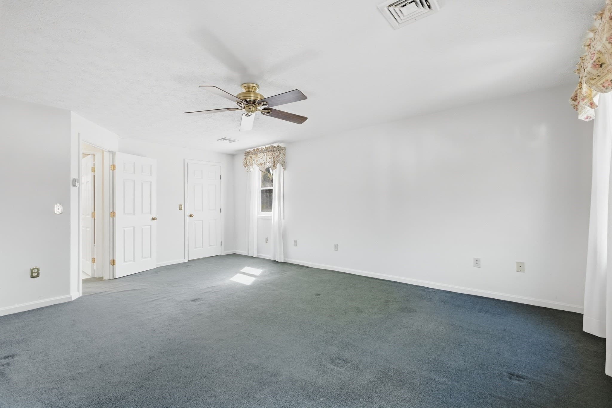 Single Family Residence at 20 Elm St, Dracut MA 01826, Dracut, photo 25 of 38