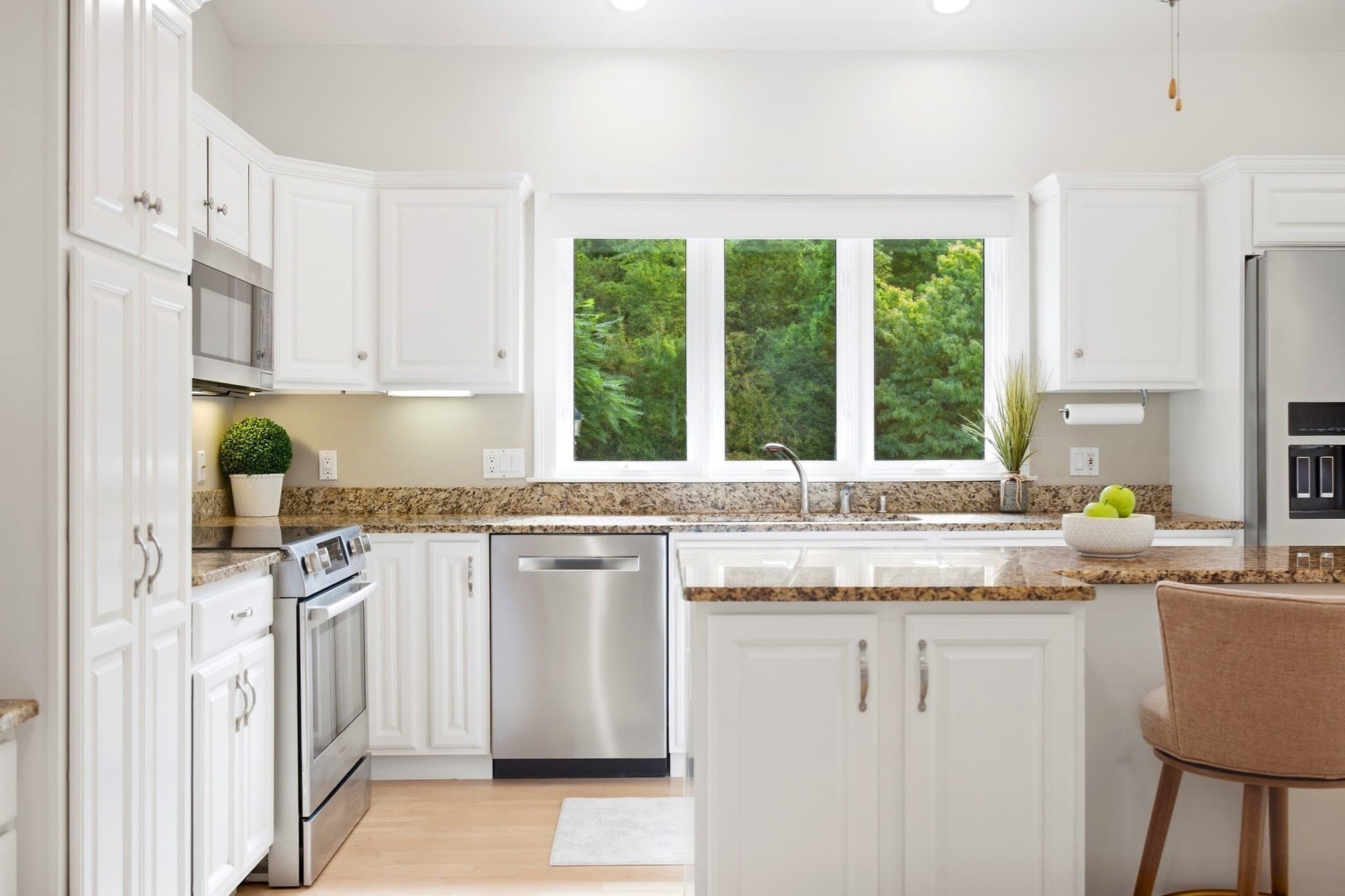 Single Family Residence at 38 Deer Run Ter, East Longmeadow MA 01028, East Longmeadow, photo 6 of 42