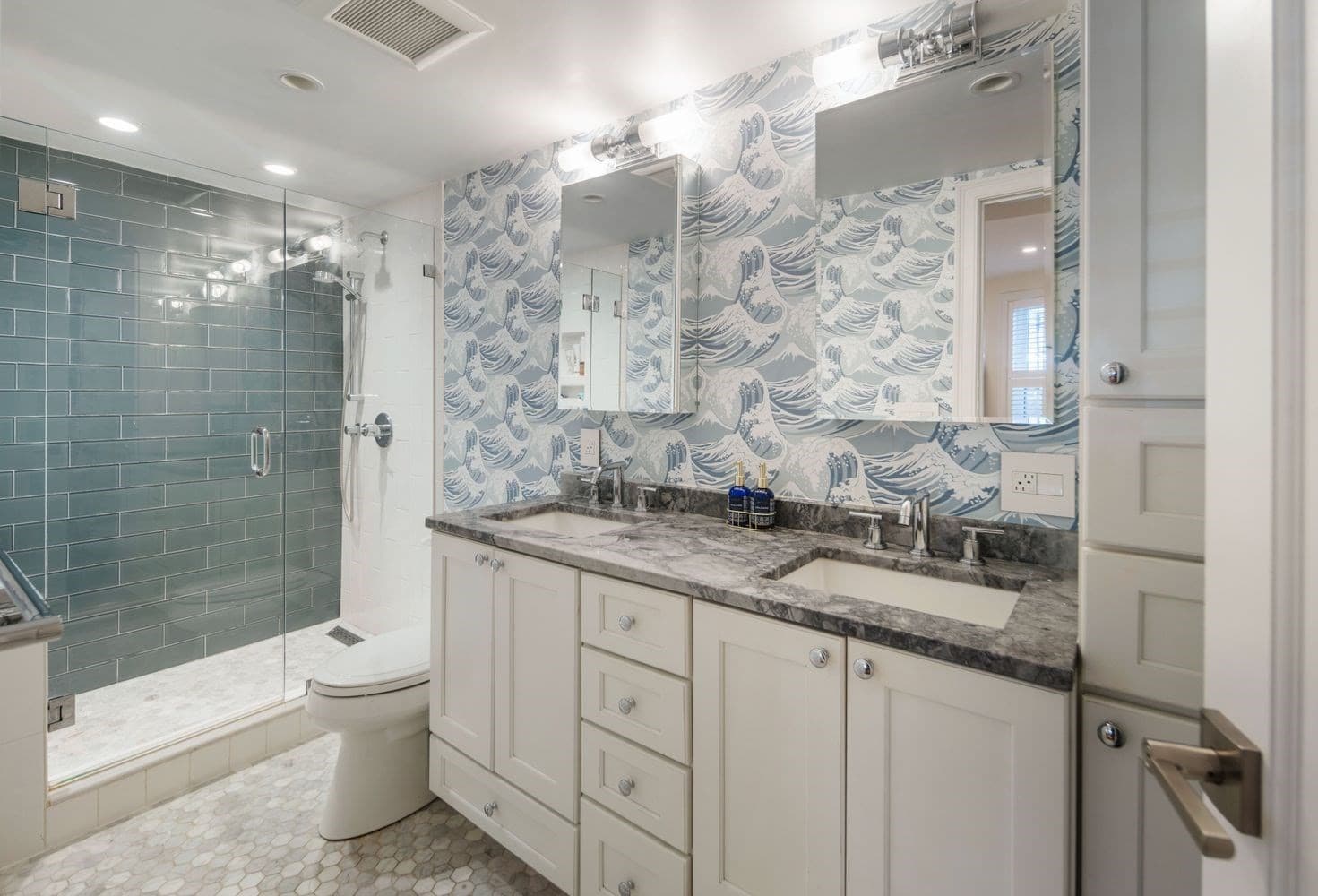 Condominium at 38 Rutland Sq # 1, Boston MA 02118, Boston, photo 13 of 25