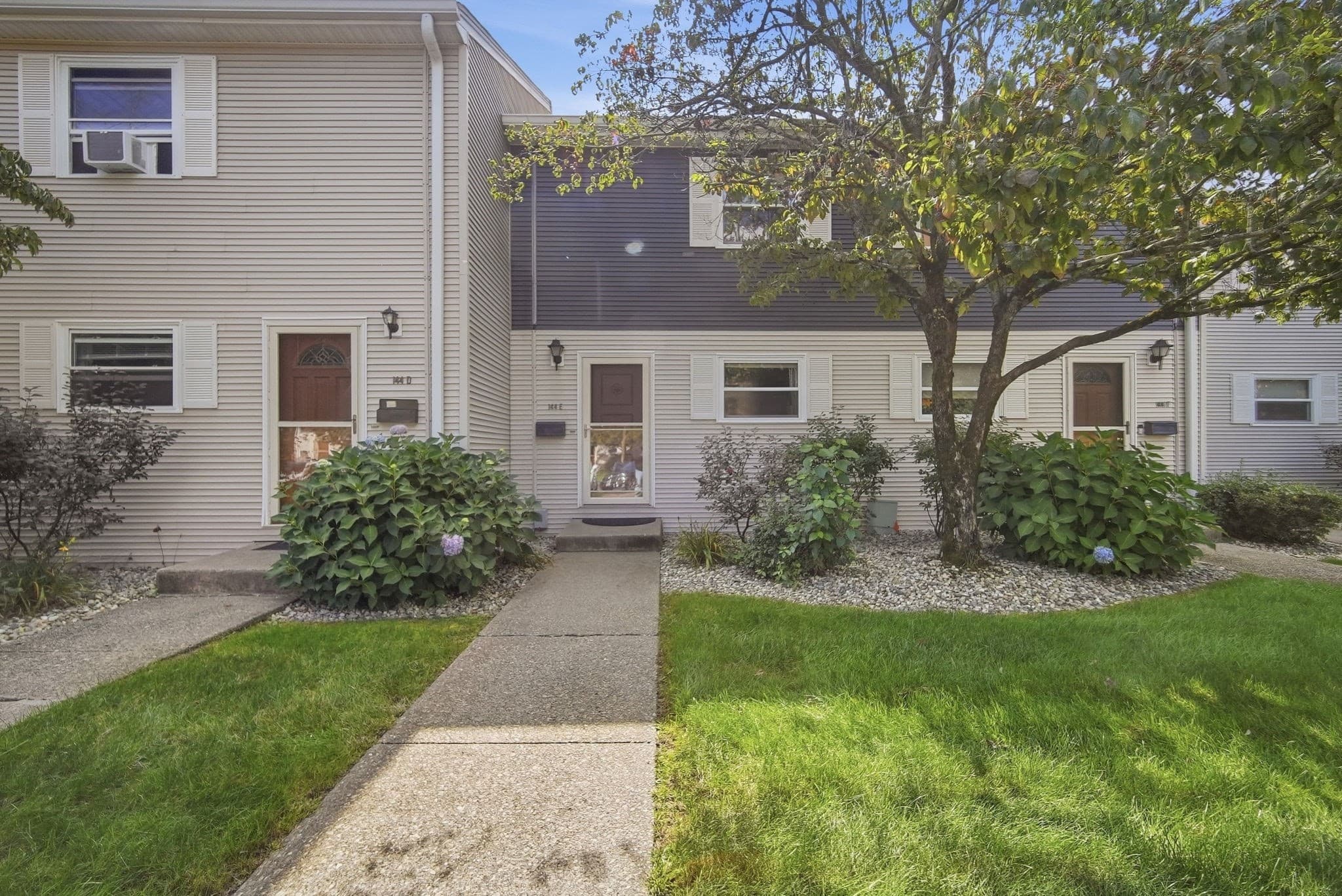 Condominium at 144 Autumn, Agawam MA 01001, Agawam, photo 2 of 37
