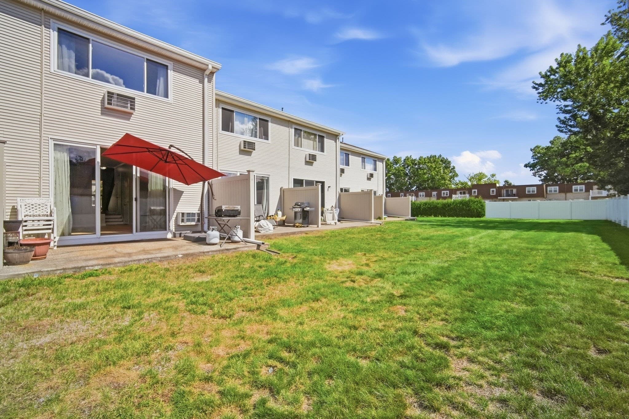 Condominium at 144 Autumn, Agawam MA 01001, Agawam, photo 30 of 37