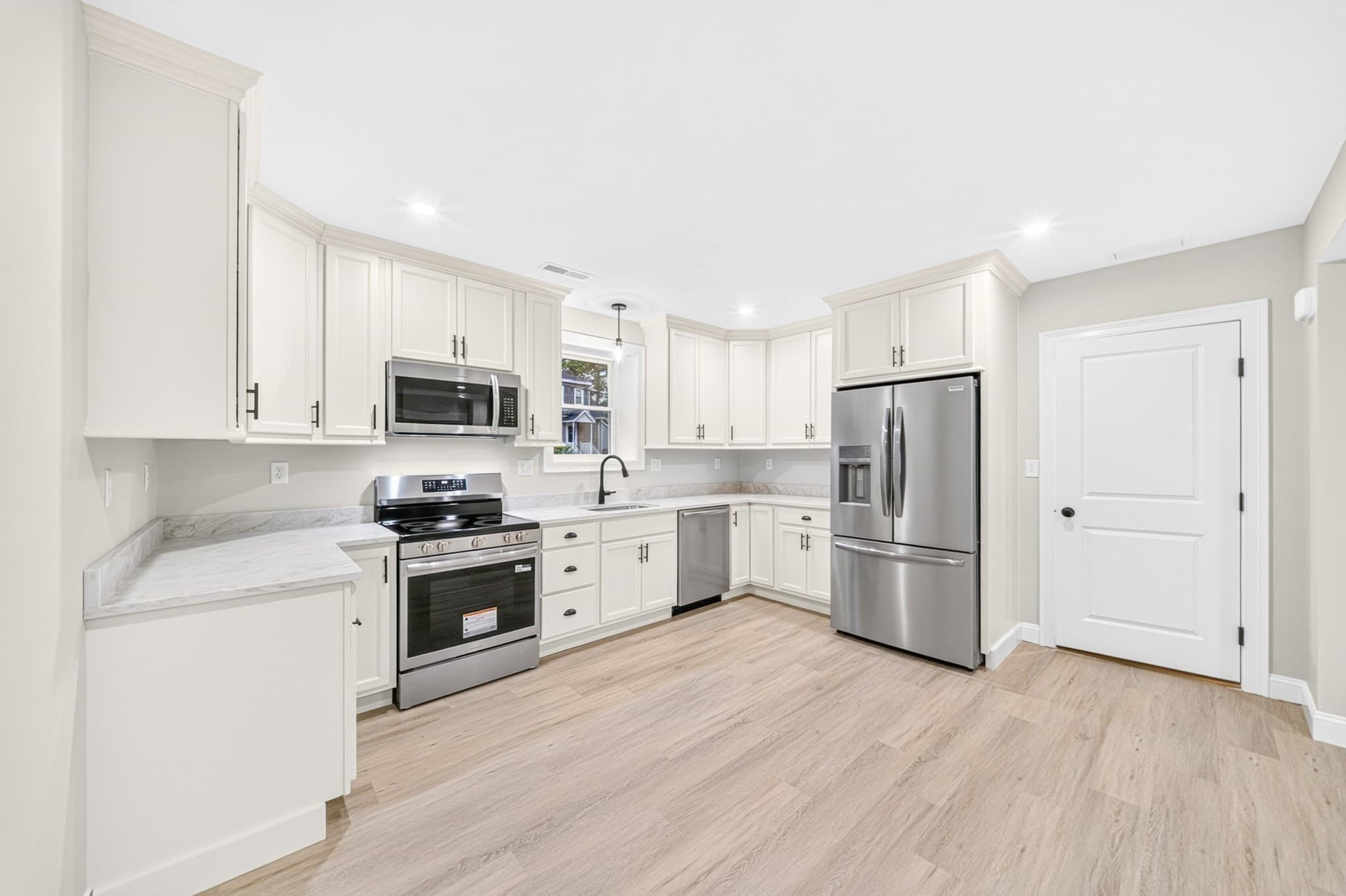 Multi Family at 6-6AA Mchugh Ave, Billerica MA 01821, Billerica, photo 27 of 42