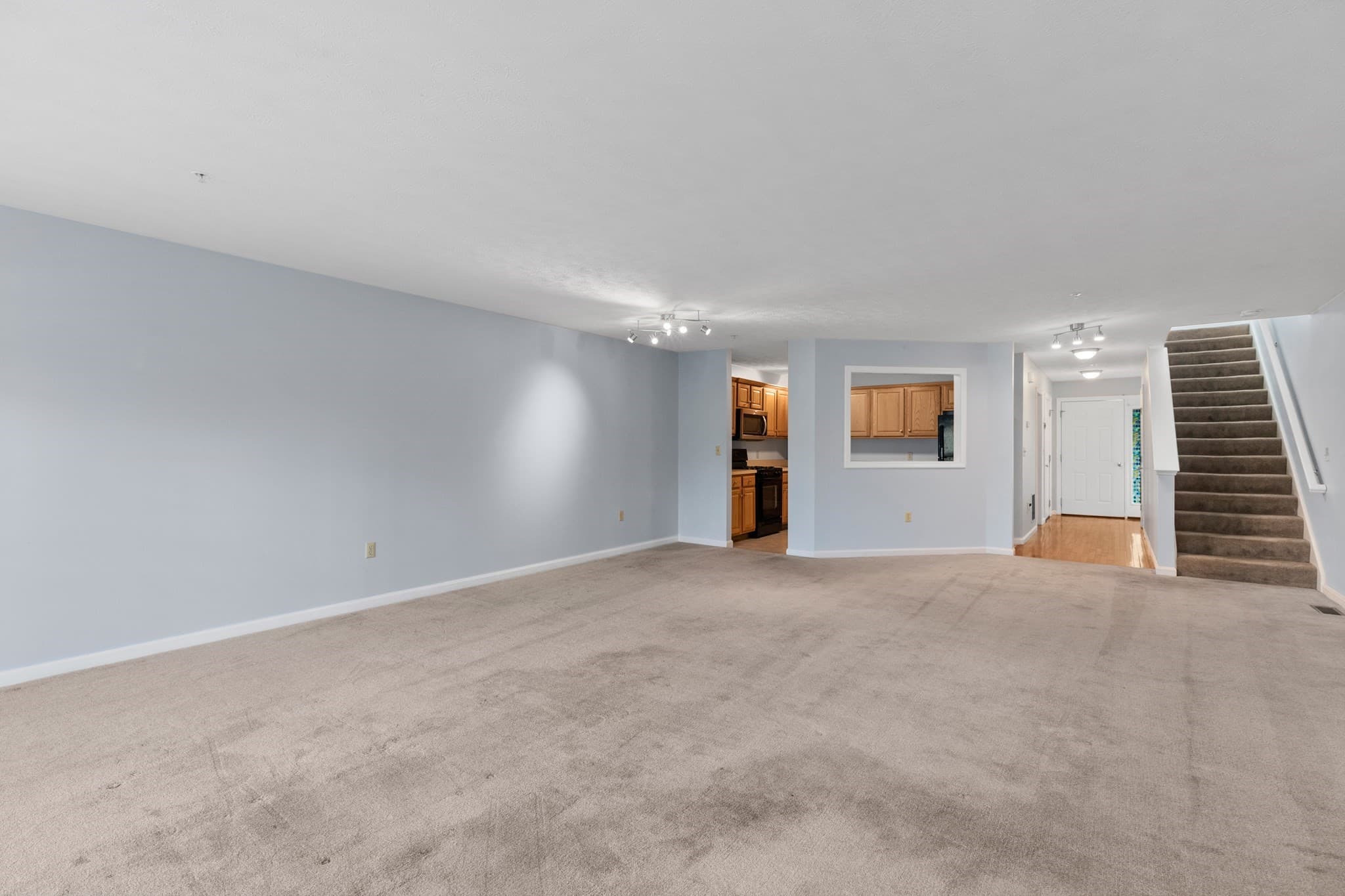 Condominium at 95 Green Briar Rd # 95, Fitchburg MA 01420, Fitchburg, photo 9 of 30