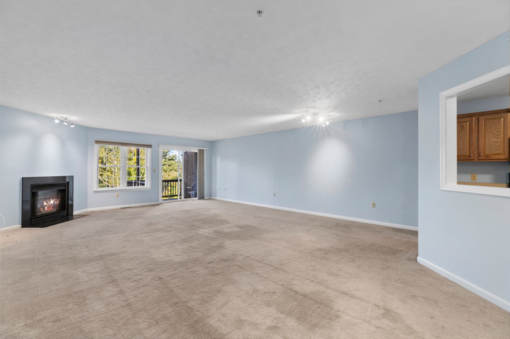 Condominium at 95 Green Briar Rd # 95, Fitchburg MA 01420, Fitchburg, photo 11 of 30