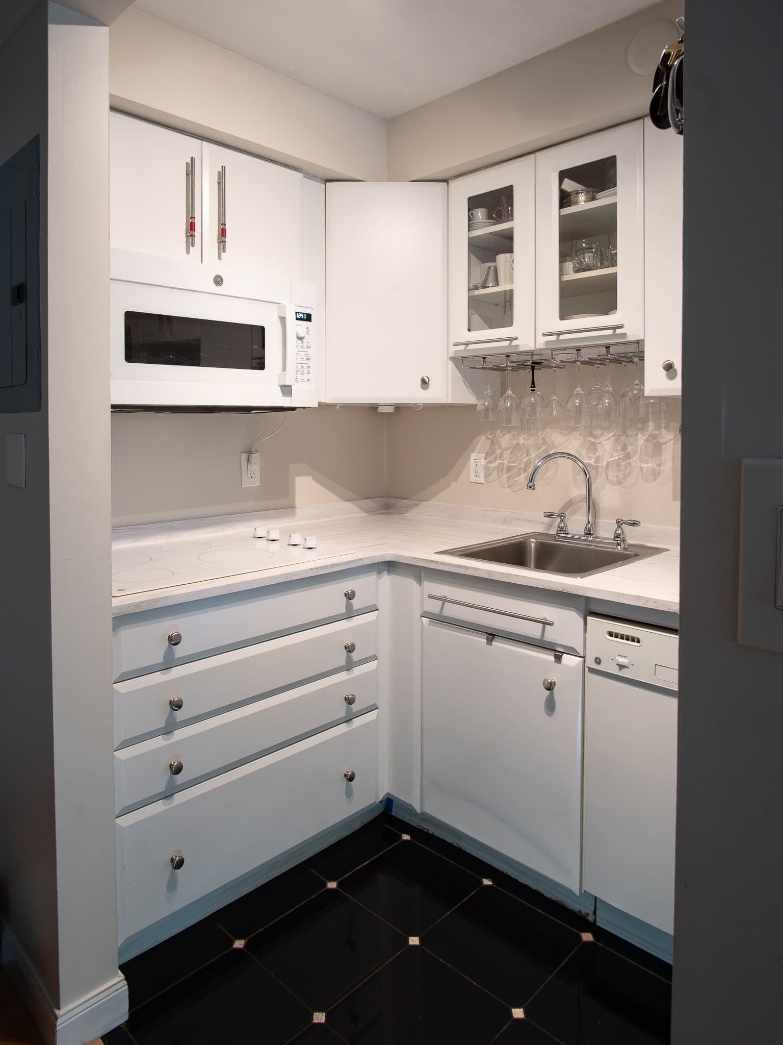 Condominium at 1025 Hancock St # 2C, Quincy MA 02169, Quincy, photo 9 of 21