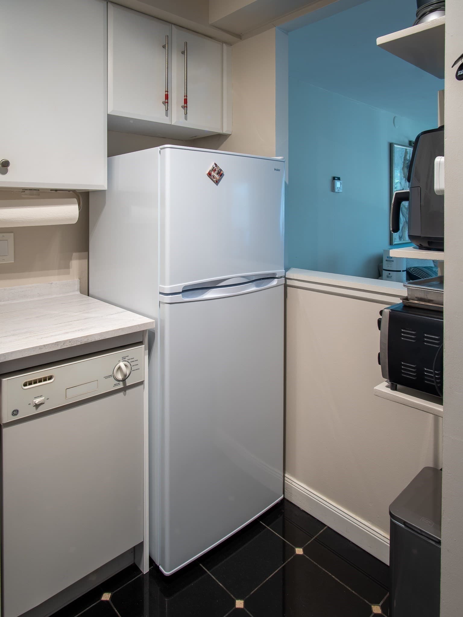 Condominium at 1025 Hancock St # 2C, Quincy MA 02169, Quincy, photo 10 of 21