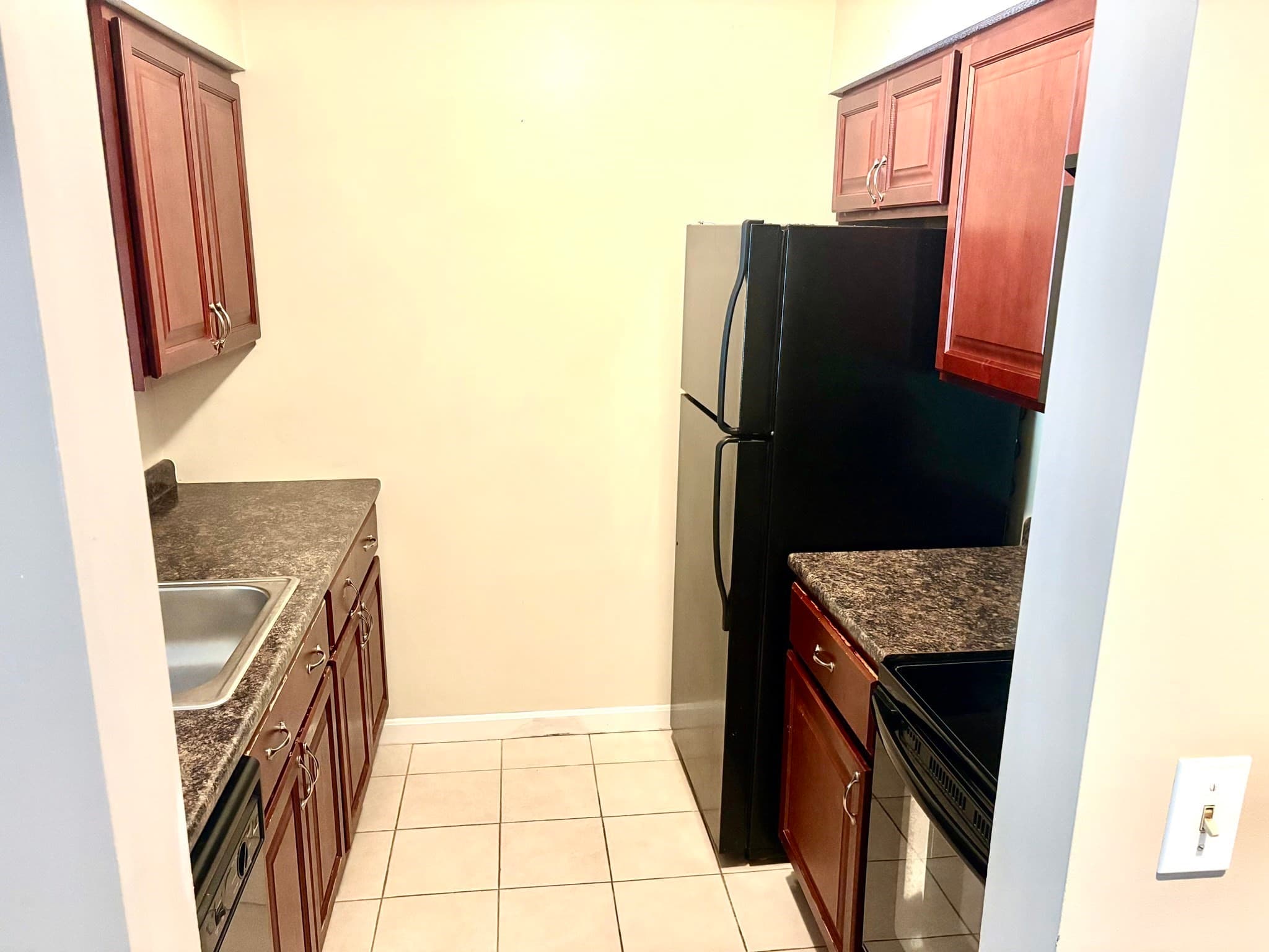 Condominium at 81 Hunters Run Place # 81, Haverhill MA 01832, Haverhill, photo 4 of 11