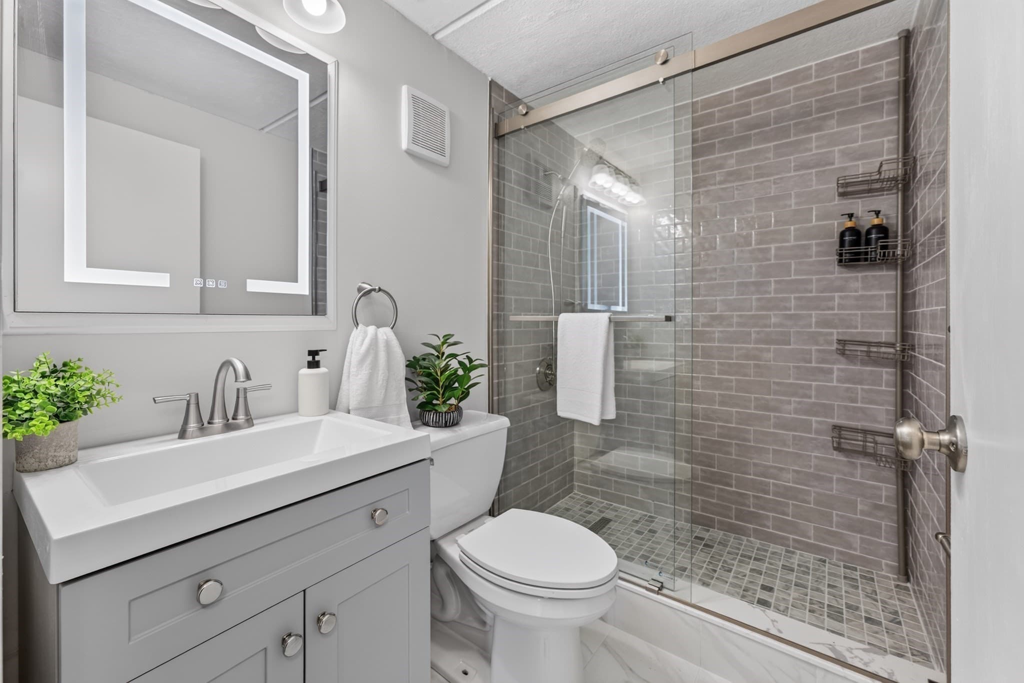 Condominium at 12-16 Ellery St # 303, Cambridge MA 02138, Cambridge, photo 23 of 28