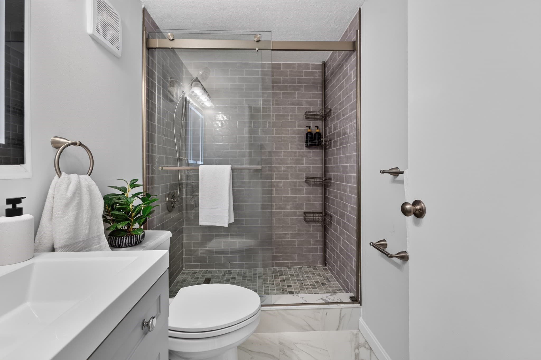 Condominium at 12-16 Ellery St # 303, Cambridge MA 02138, Cambridge, photo 26 of 28