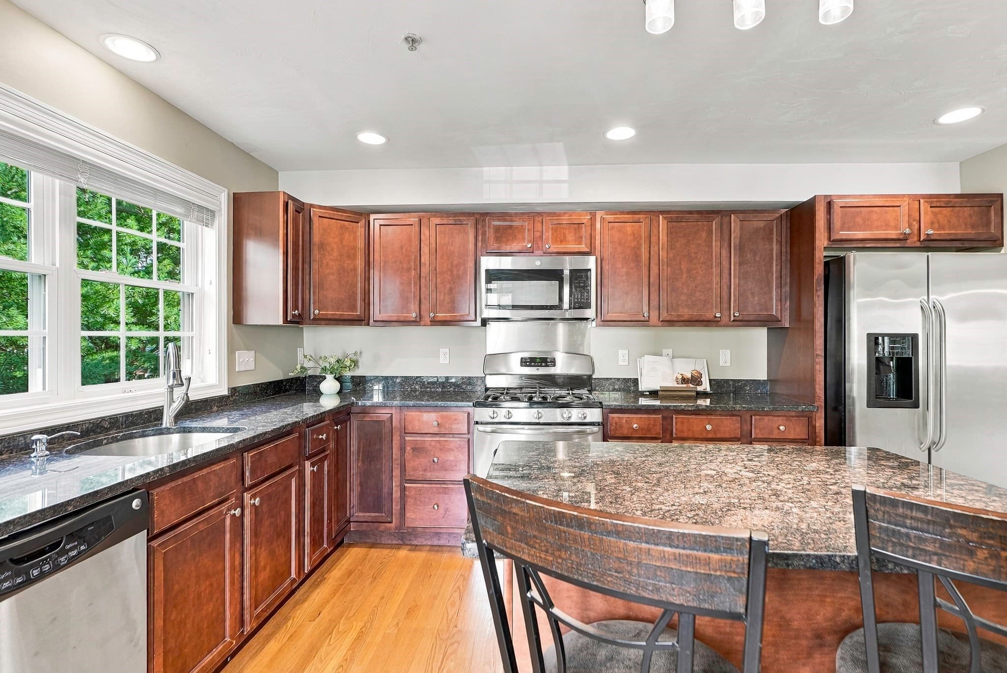 Condominium at 4 Paul Revere # 4, Hopkinton MA 01748, Hopkinton, photo 6 of 33
