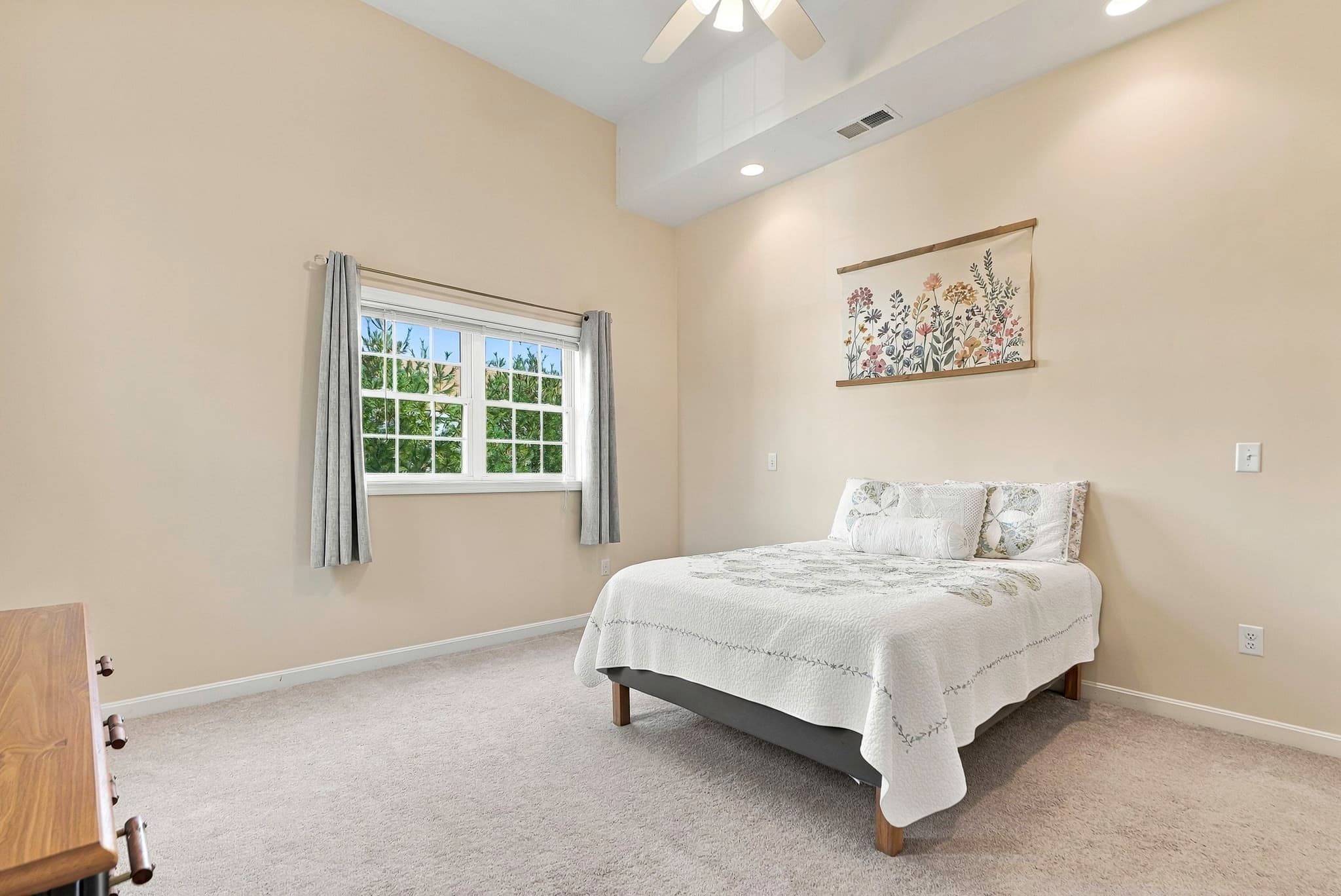Condominium at 4 Paul Revere # 4, Hopkinton MA 01748, Hopkinton, photo 20 of 33