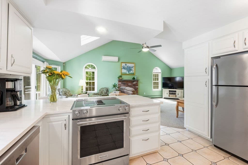 Single Family Residence at 18 Fredric Ln, Mansfield MA 02048, Mansfield, photo 22 of 42