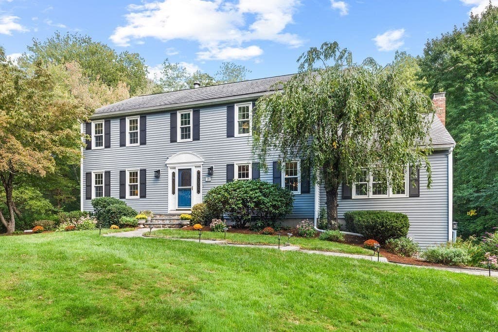 18 Fredric Ln, Mansfield MA 02048