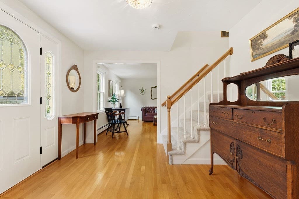 Single Family Residence at 18 Fredric Ln, Mansfield MA 02048, Mansfield, photo 10 of 42