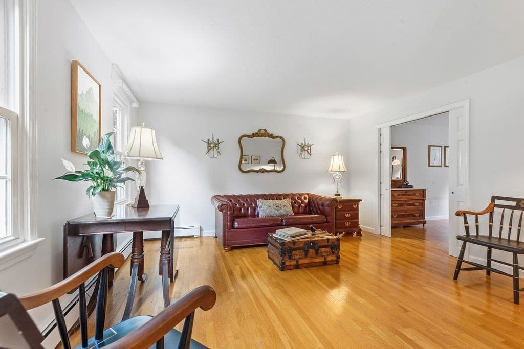 Single Family Residence at 18 Fredric Ln, Mansfield MA 02048, Mansfield, photo 11 of 42
