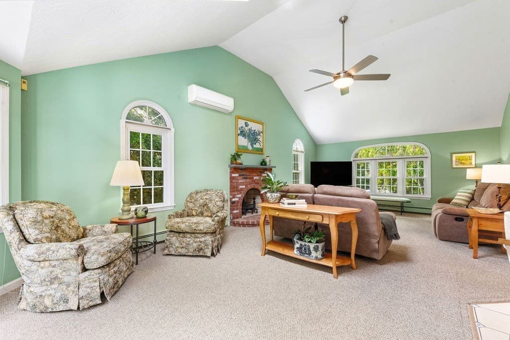 Single Family Residence at 18 Fredric Ln, Mansfield MA 02048, Mansfield, photo 4 of 42