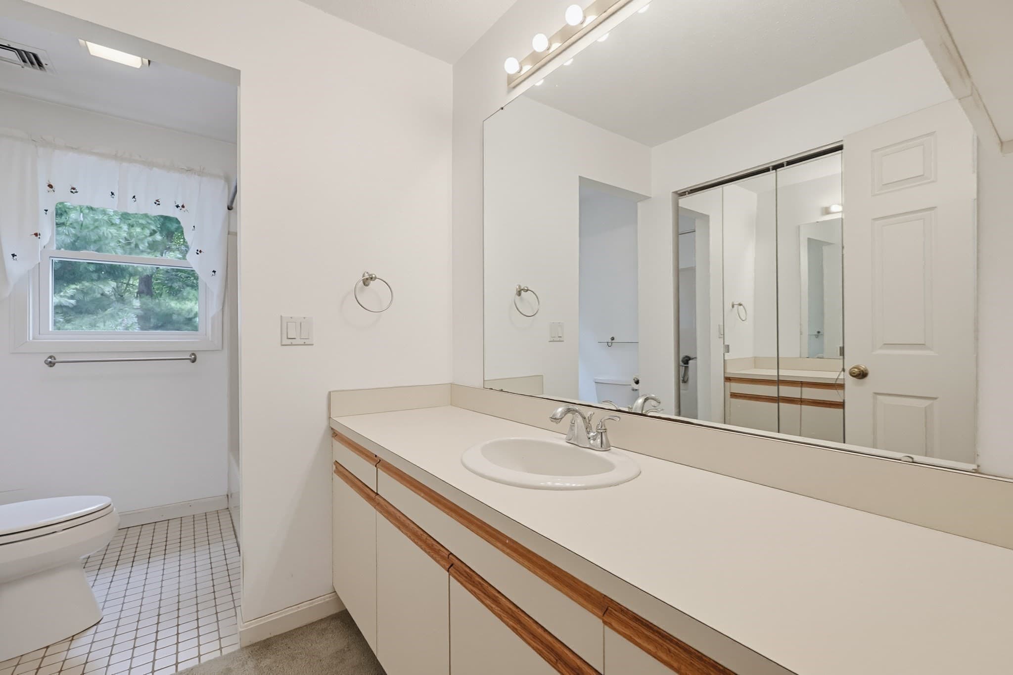 Condominium at 101 South Ave # 1003, Attleboro MA 02703, Attleboro, photo 34 of 38