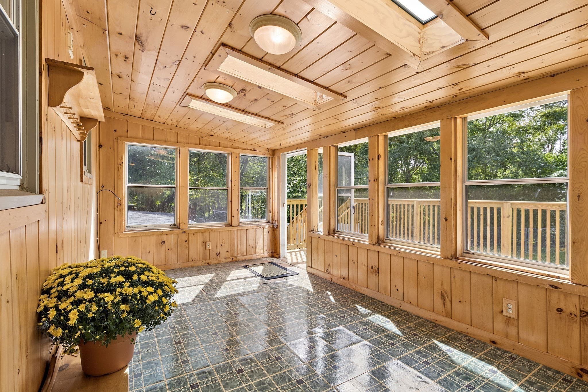 Single Family Residence at 21 Puddingstone Ln, Bellingham MA 02019, Bellingham, photo 6 of 30