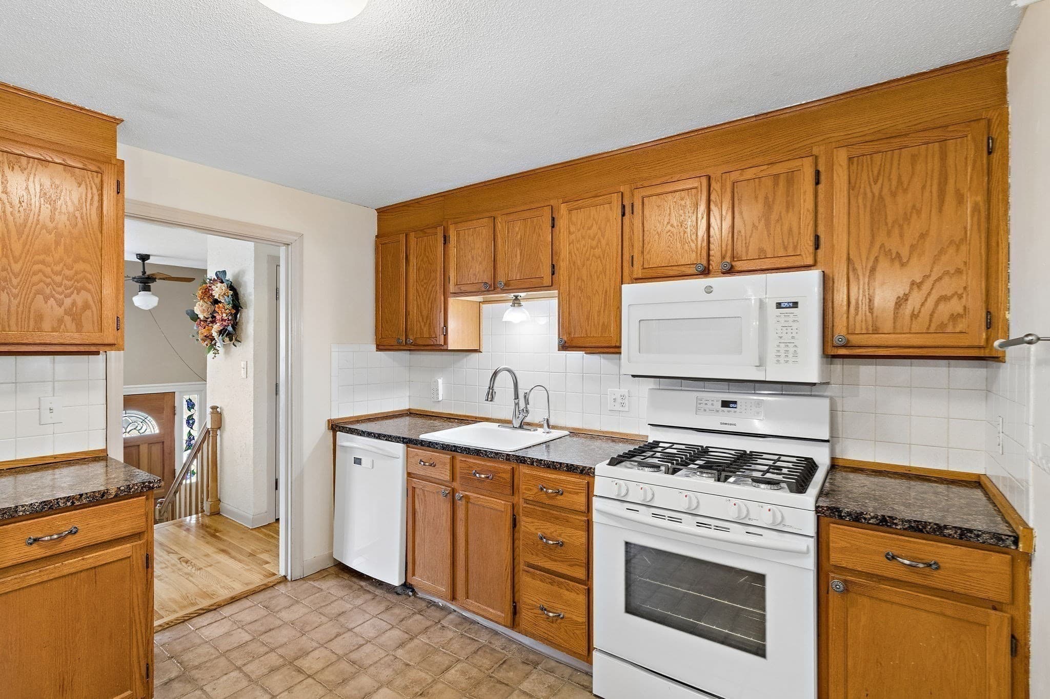Single Family Residence at 21 Puddingstone Ln, Bellingham MA 02019, Bellingham, photo 10 of 30