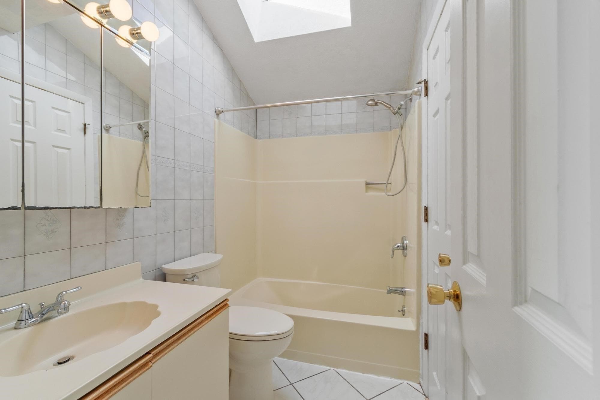 Condominium at 255 North Rd # 76, Chelmsford MA 01824, Chelmsford, photo 13 of 28
