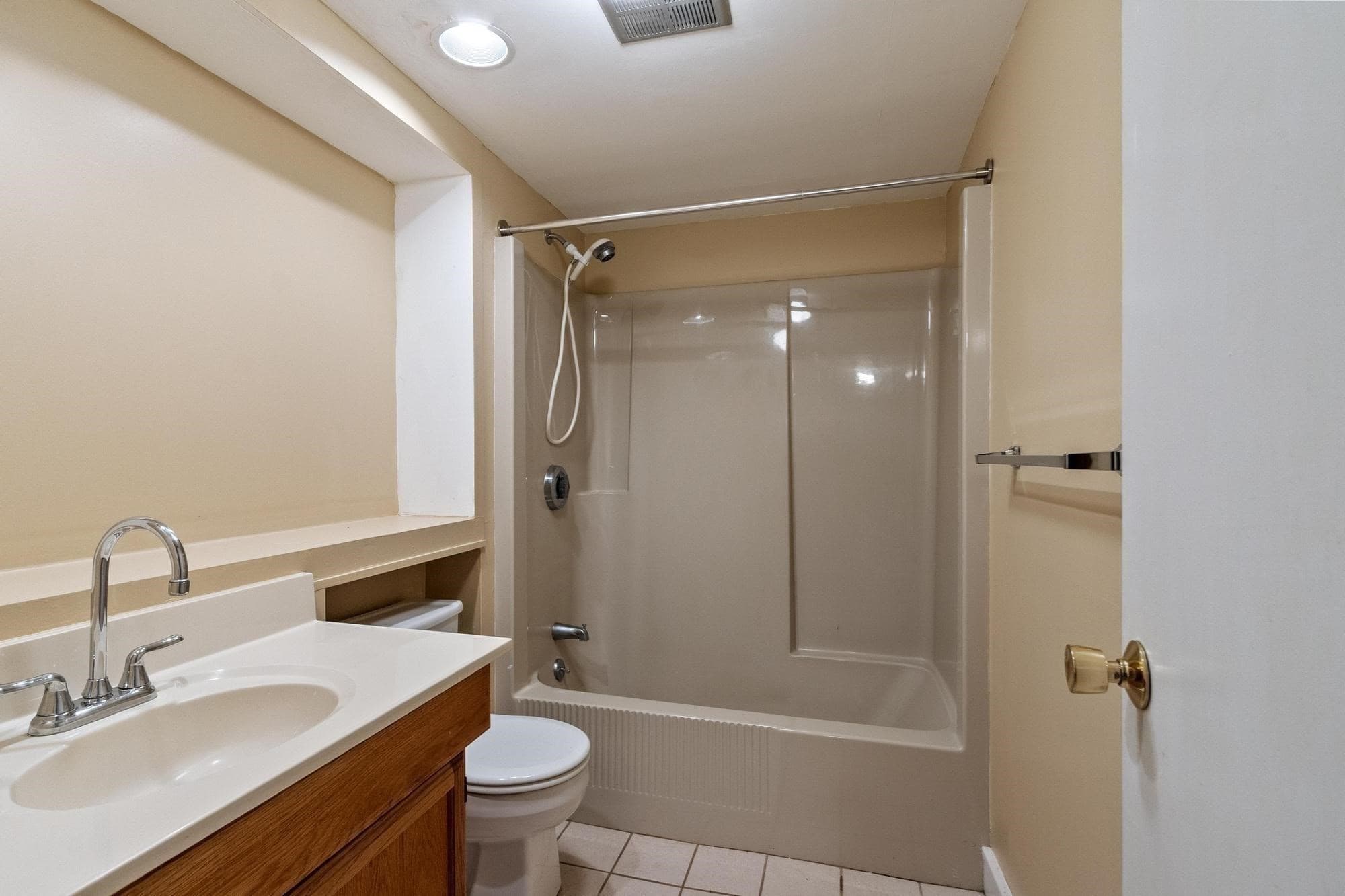 Condominium at 255 North Rd # 76, Chelmsford MA 01824, Chelmsford, photo 16 of 28