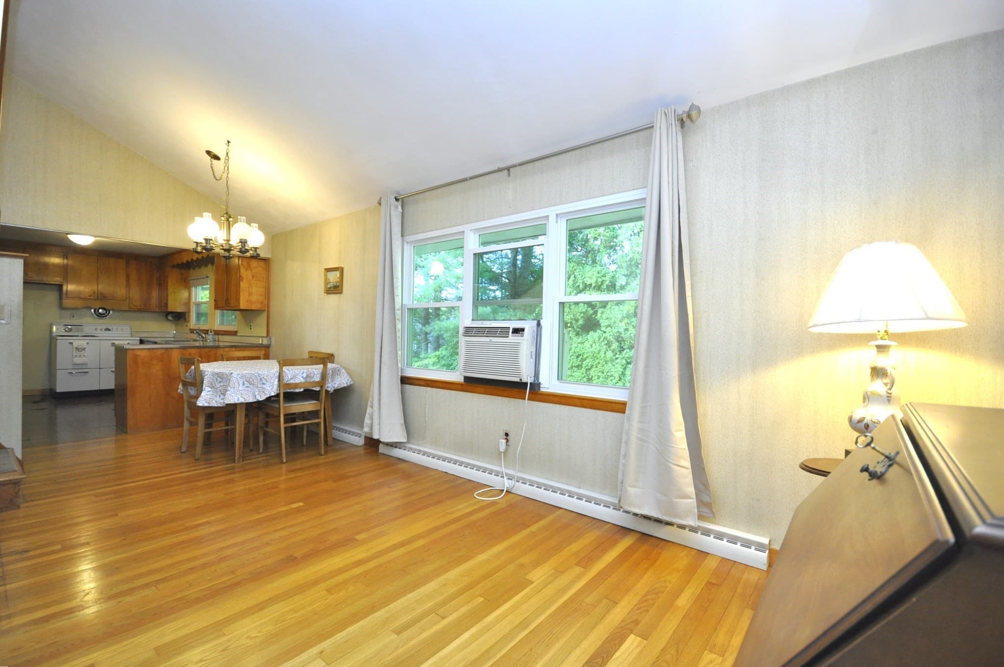 Single Family Residence at 122 Sunset Dr, Brockton MA 02301, Brockton, photo 6 of 23