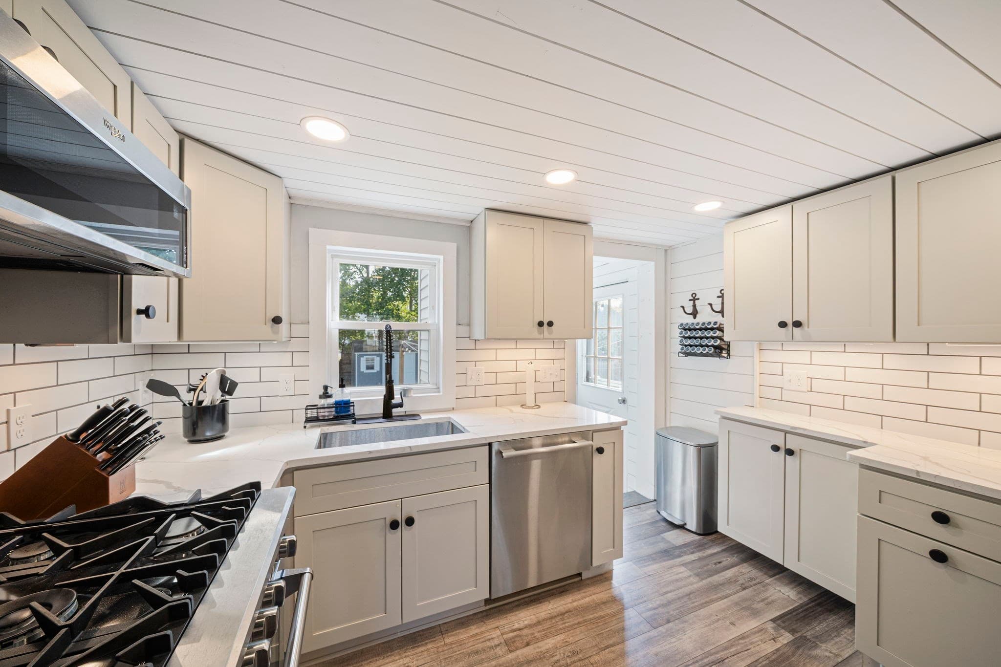 Single Family Residence at 338 Green St, Weymouth MA 02191, Weymouth, photo 3 of 23