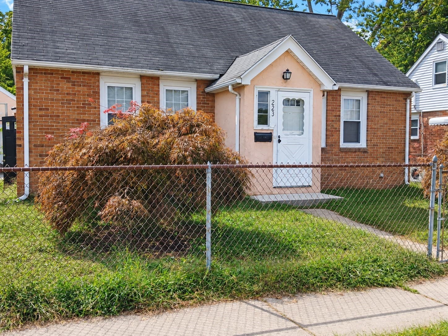 223 East St, Springfield MA 01104