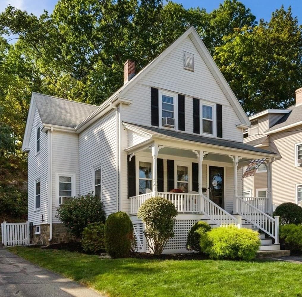 5 Walnut St, Wakefield MA 01880