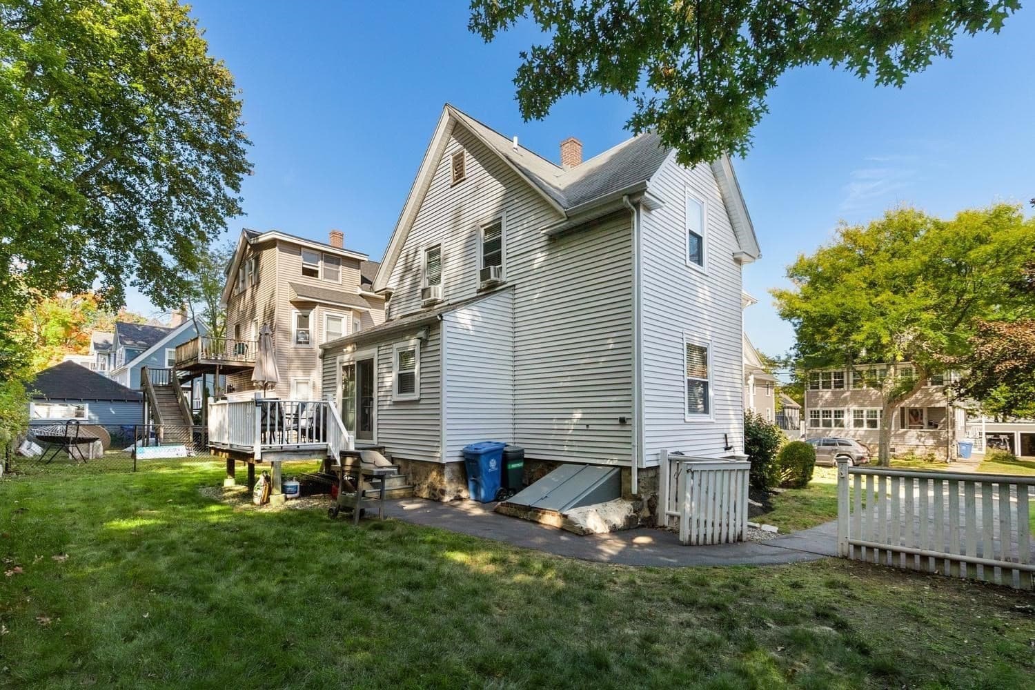 Single Family Residence at 5 Walnut St, Wakefield MA 01880, Wakefield, photo 10 of 35