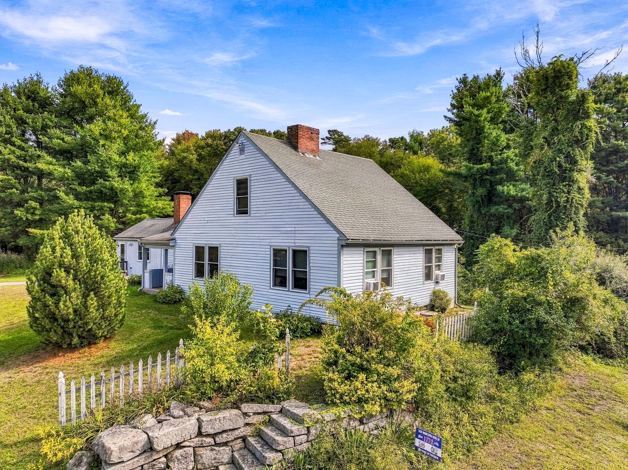 Single Family Residence at 15 North St, Upton MA 01568, Upton, photo 2 of 37