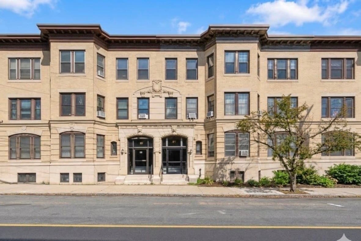 Condominium at 97 Marion Street # 5, Brookline MA 02446, Brookline, photo 10 of 11