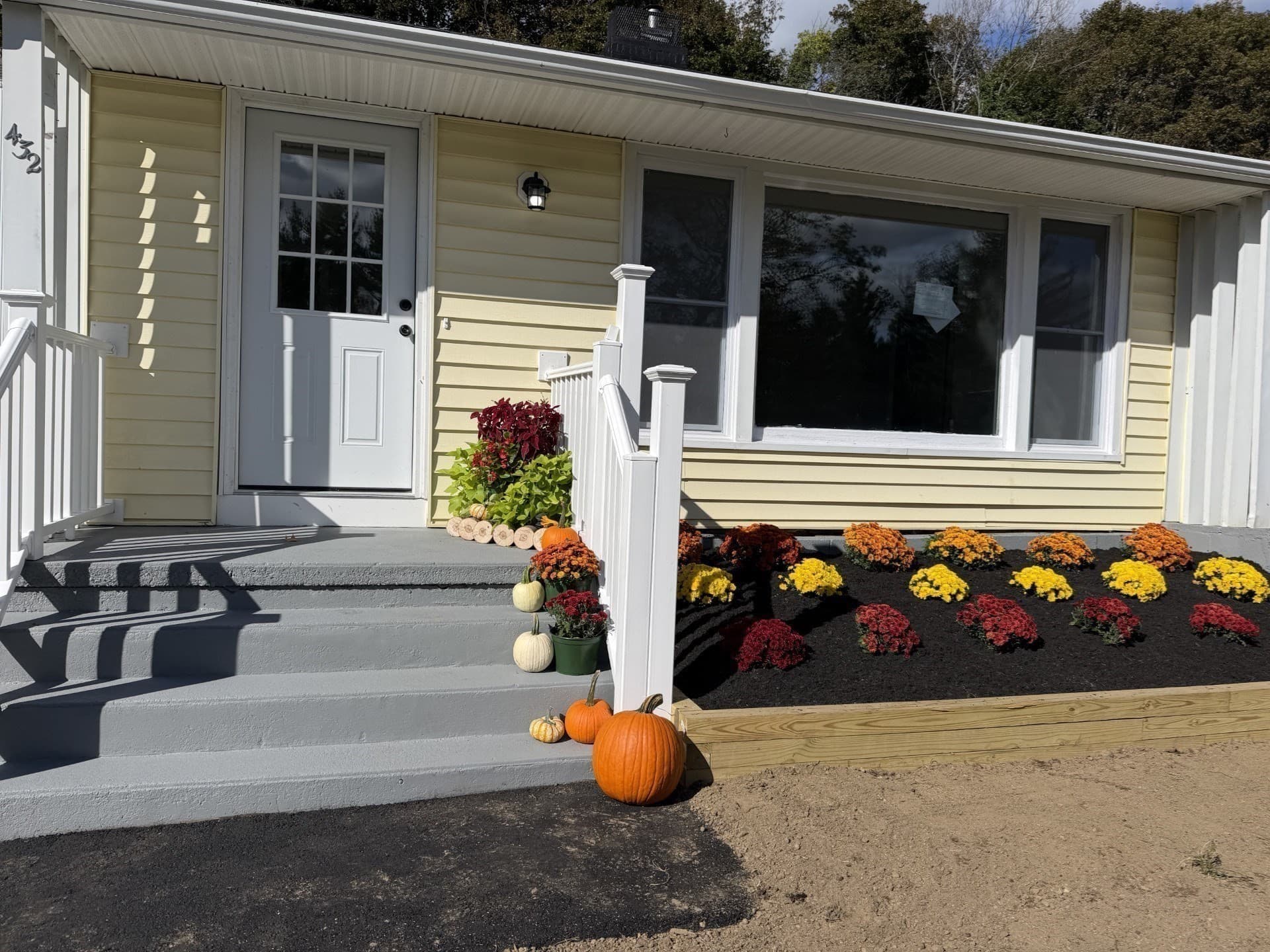 Single Family Residence at 432 Mower St, Worcester MA 01602, Worcester, photo 2 of 24