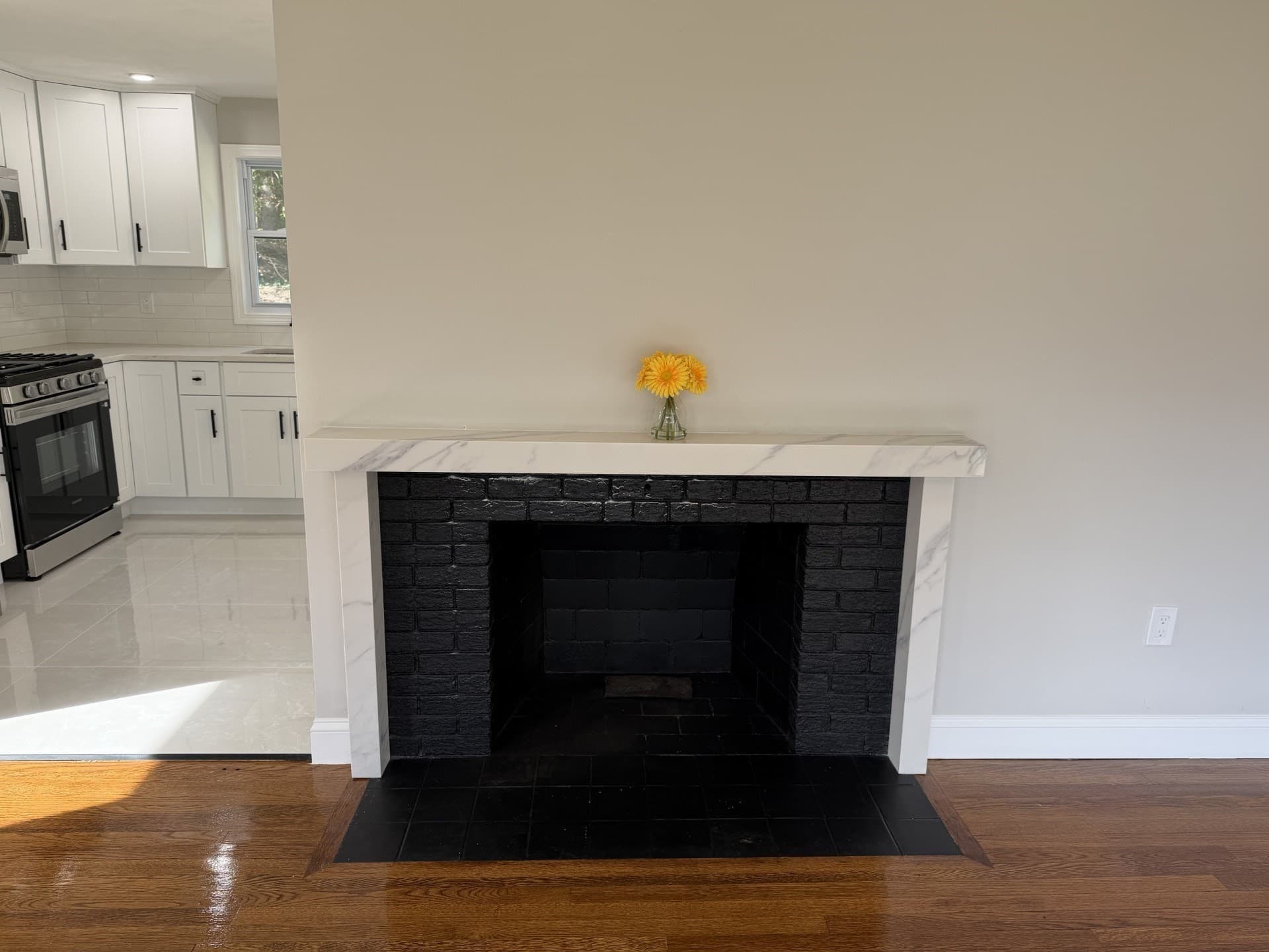 Single Family Residence at 432 Mower St, Worcester MA 01602, Worcester, photo 9 of 24