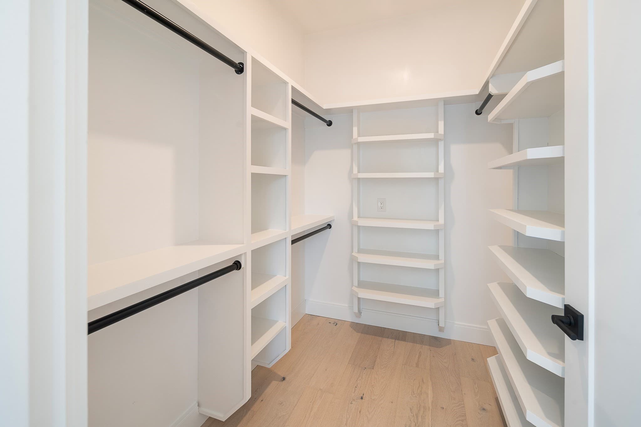 Condominium at 130 Shirley Street # 250, Winthrop MA 02152, Winthrop, photo 11 of 24