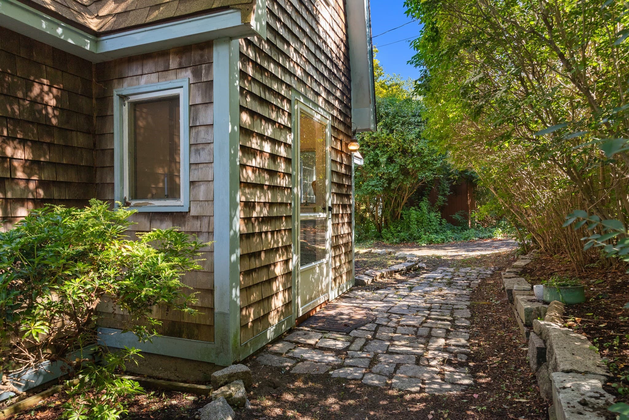 3 Rockwood Ln, Gloucester MA 01930