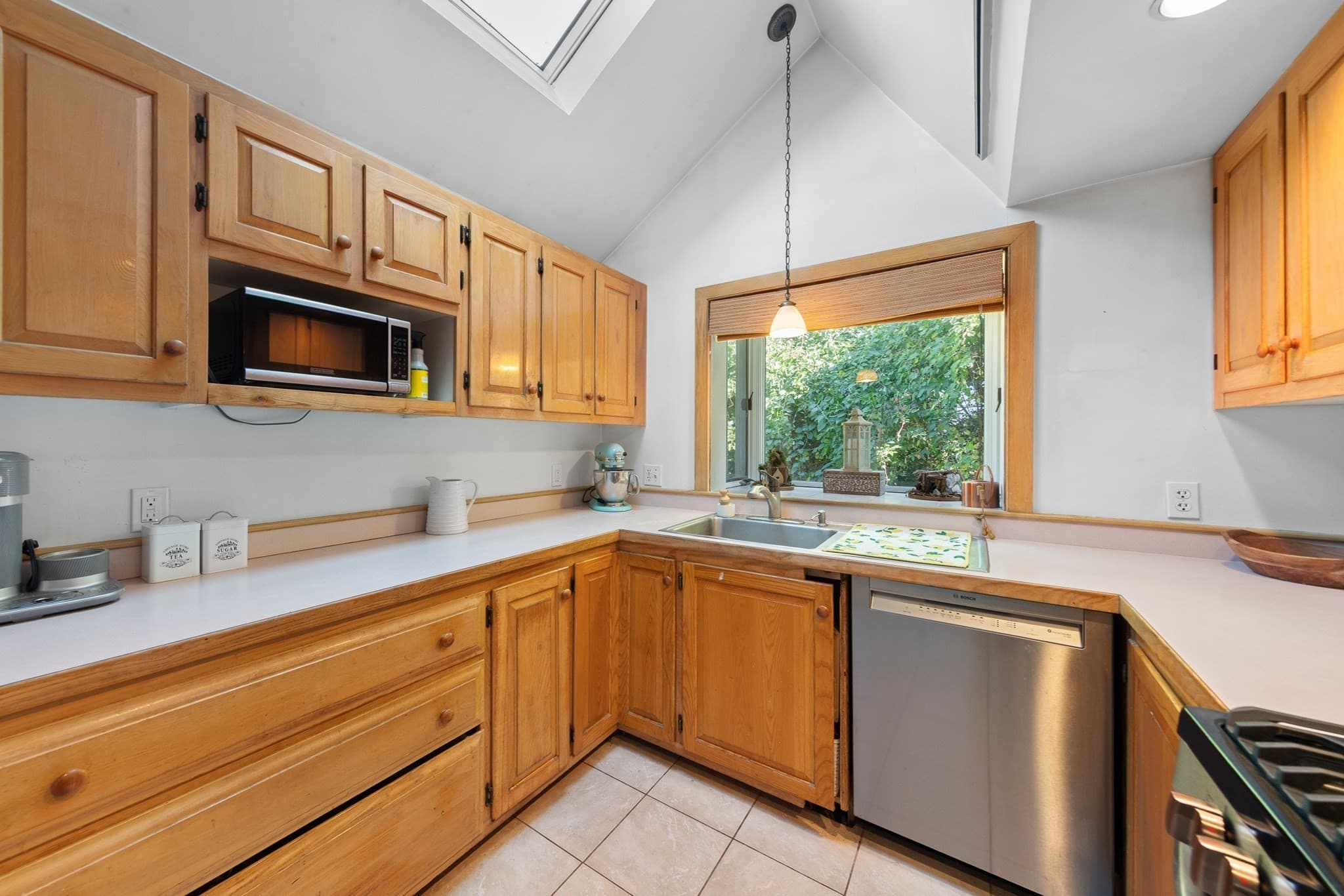 Single Family Residence at 3 Rockwood Ln, Gloucester MA 01930, Gloucester, photo 28 of 42