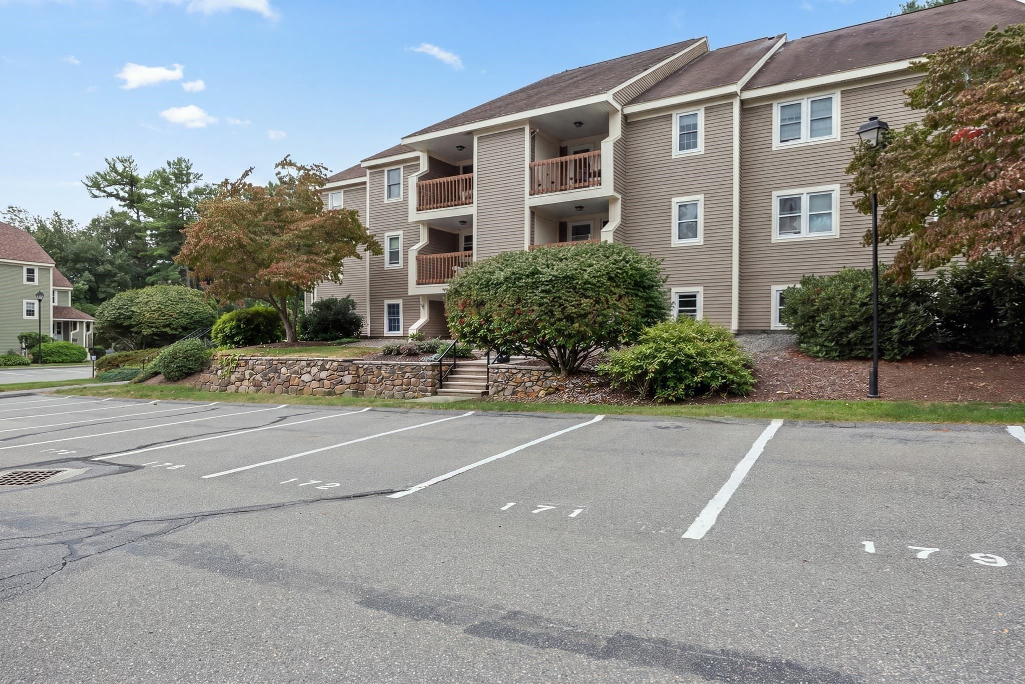 Condominium at 171 Heritage Dr # 171, Northbridge MA 01588, Northbridge, photo 27 of 33