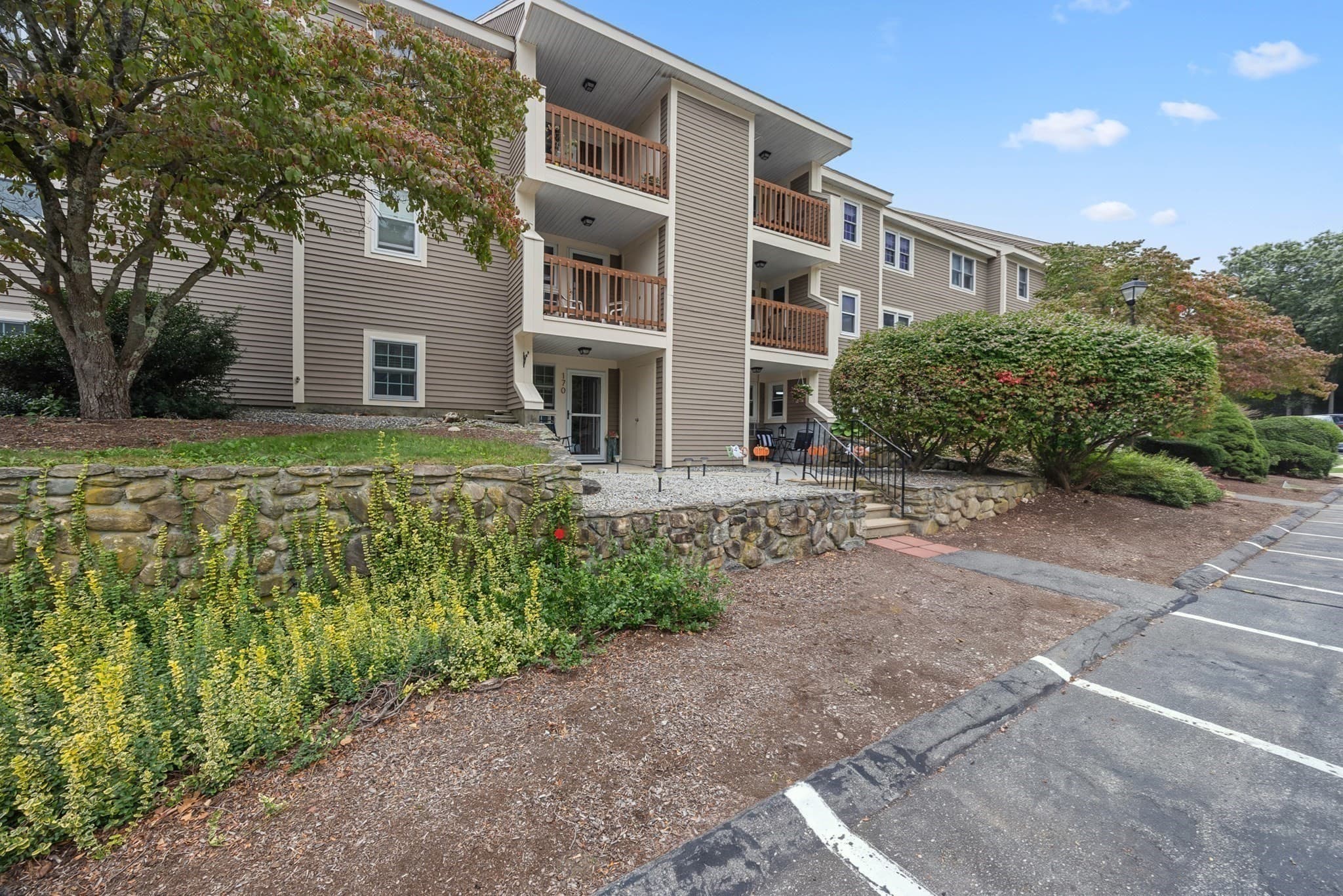Condominium at 171 Heritage Dr # 171, Northbridge MA 01588, Northbridge, photo 26 of 33
