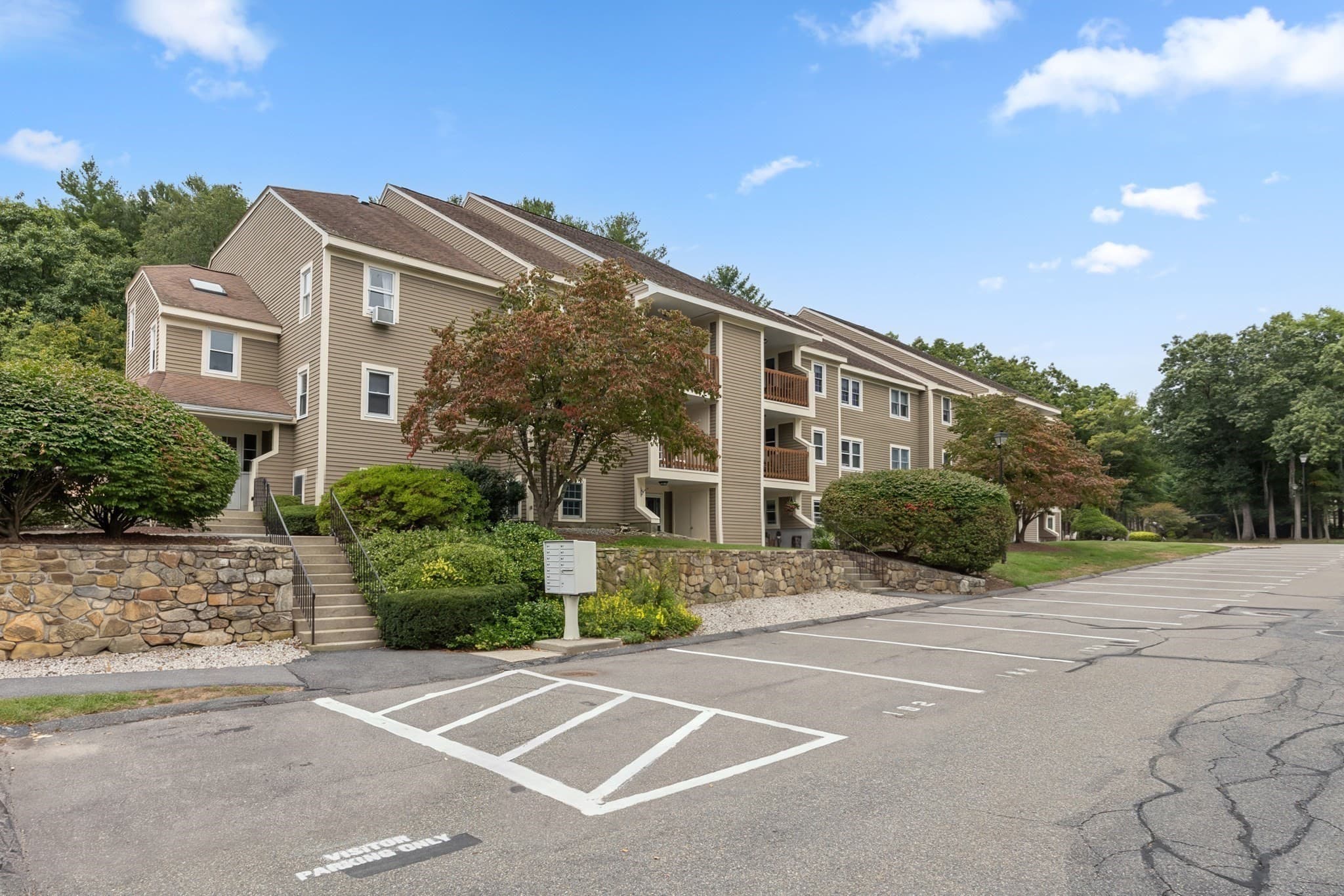 Condominium at 171 Heritage Dr # 171, Northbridge MA 01588, Northbridge, photo 30 of 33