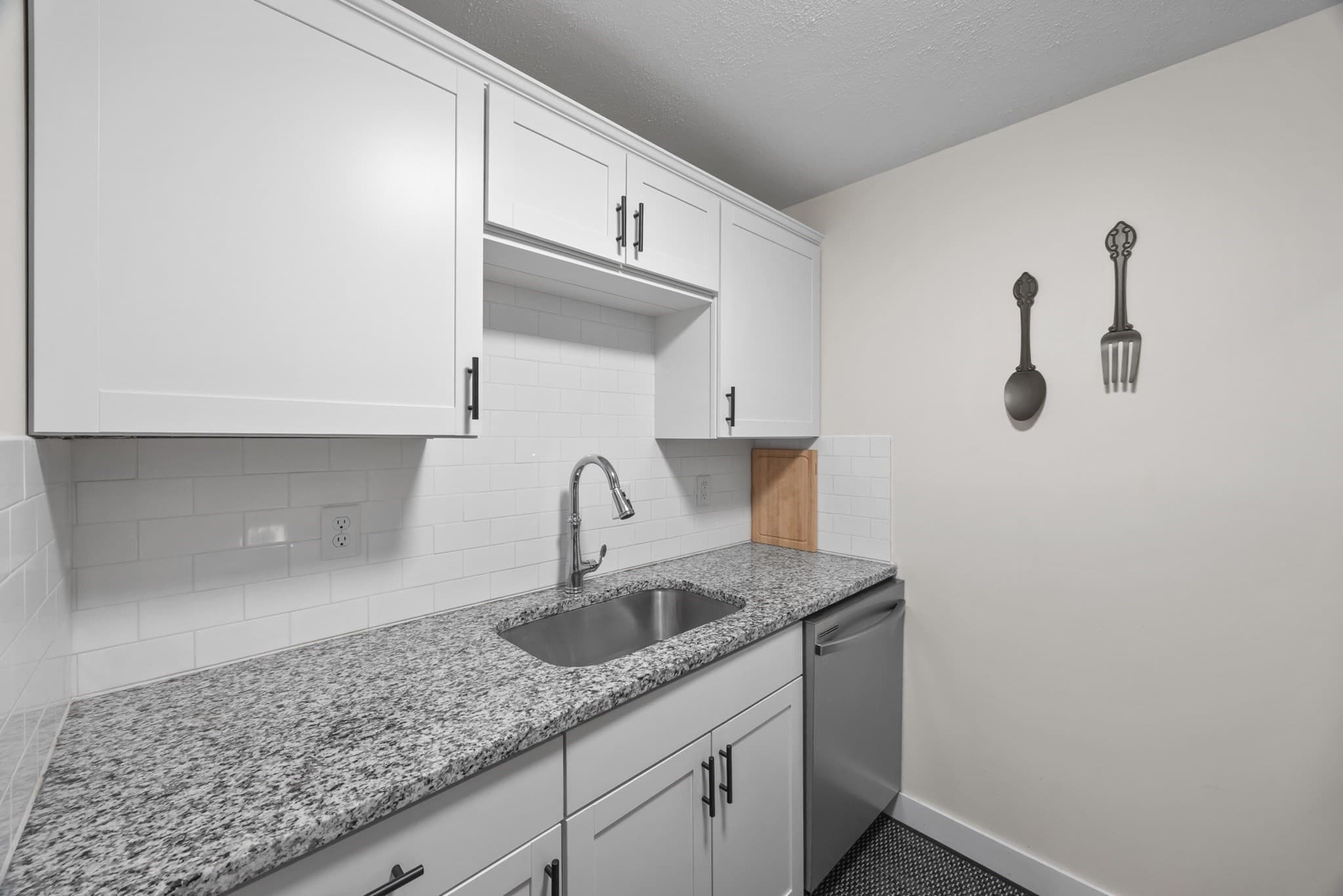 Condominium at 171 Heritage Dr # 171, Northbridge MA 01588, Northbridge, photo 11 of 33