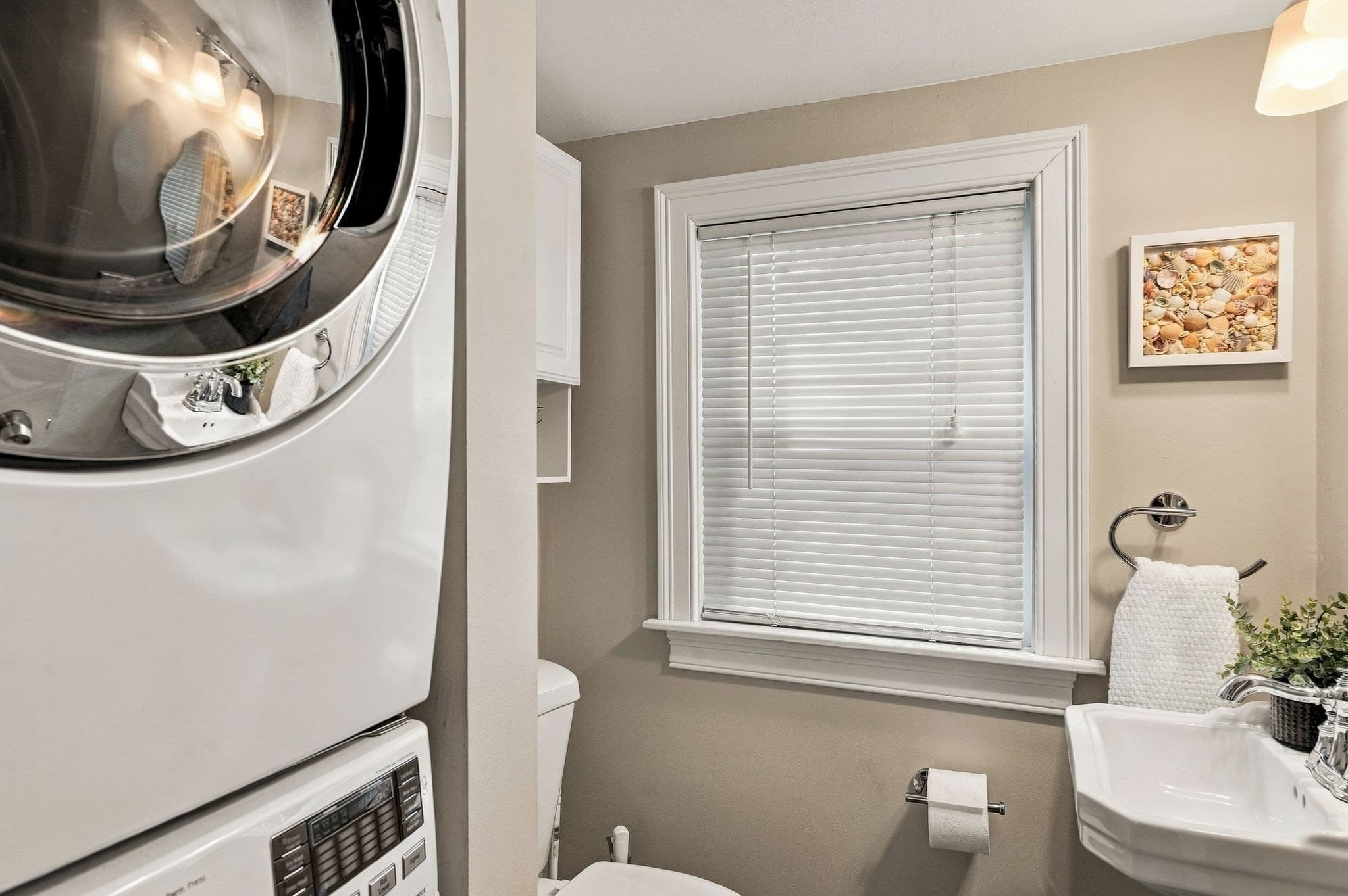 Single Family Residence at 176 Nahant St, Wakefield MA 01880, Wakefield, photo 13 of 27
