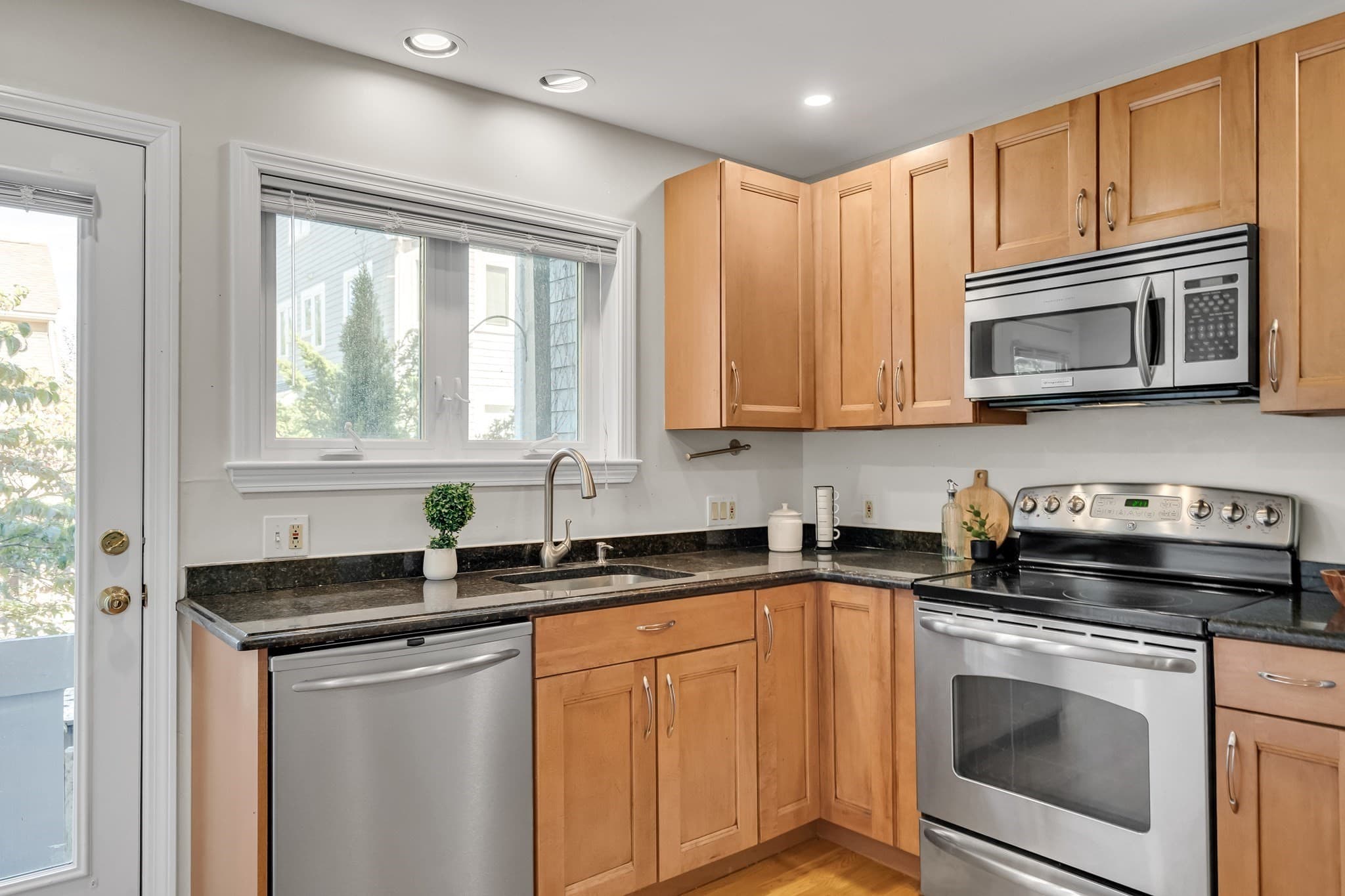 Condominium at 27 Lopez St # 2, Cambridge MA 02139, Cambridge, photo 15 of 41
