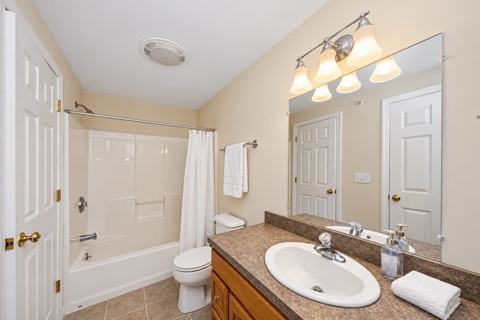 Condominium at 1 Patriots Way # A, Sterling MA 01564, Sterling, photo 23 of 34