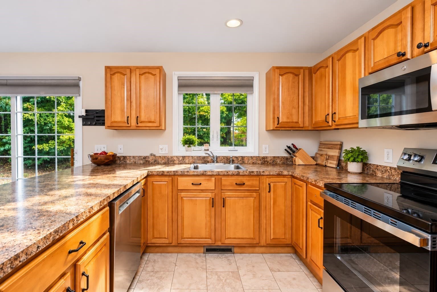 Condominium at 1 Patriots Way # A, Sterling MA 01564, Sterling, photo 13 of 34