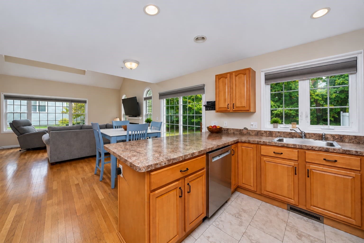 Condominium at 1 Patriots Way # A, Sterling MA 01564, Sterling, photo 16 of 34
